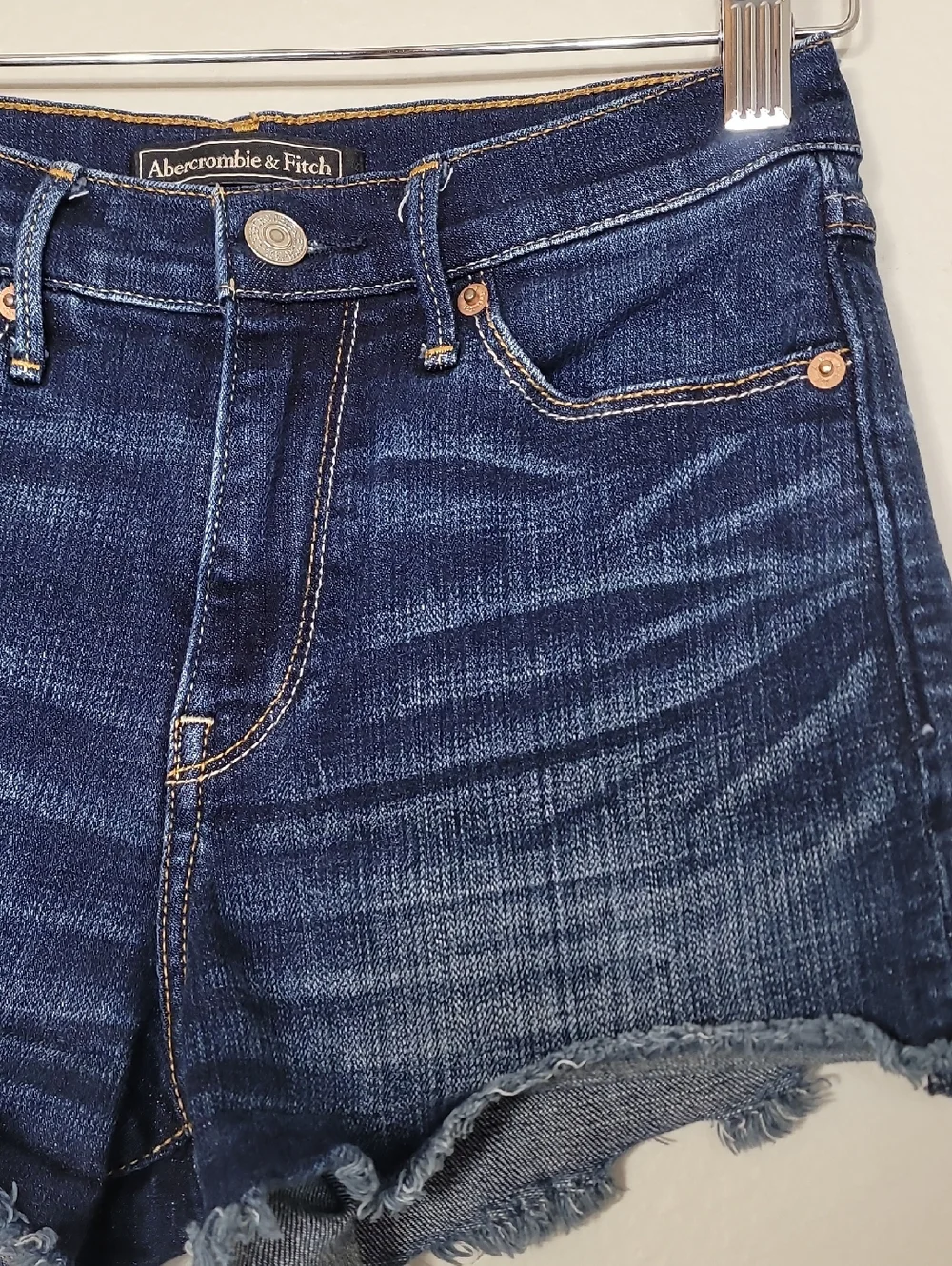 Abercrombie & Fitch Denim Shorts Size 24/0 Dark Wash Raw Edge 2 Inch Inseam